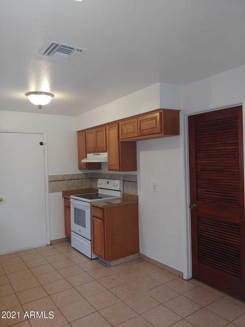 9727 N 57th Ave, Glendale, AZ 85302 photo 11