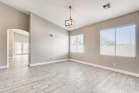 1405 E Clark Dr, Gilbert, AZ 85297 photo 4