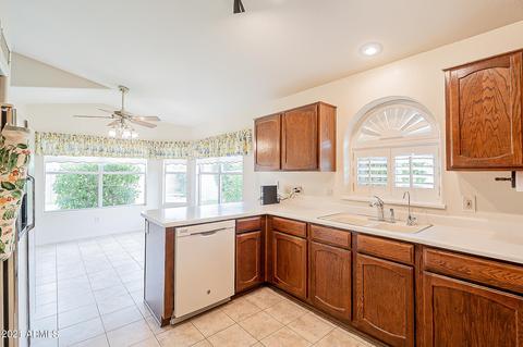 3631 E Morrow Dr, Phoenix, AZ 85050 photo 9