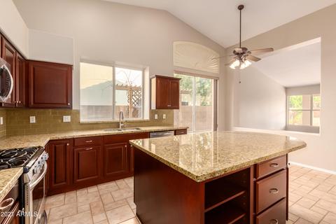 483 E Baylor Ln, Gilbert, AZ 85296 photo 2