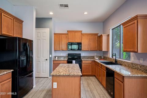 2954 S Colonial St, Gilbert, AZ 85295 photo 4