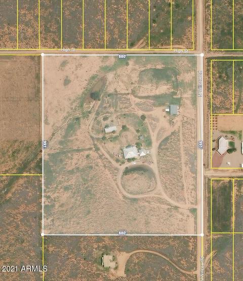 233 N Willcox Rd, Pearce, AZ 85625 photo 3