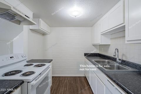 3402 W Echo Ln, Phoenix, AZ 85051 photo 4