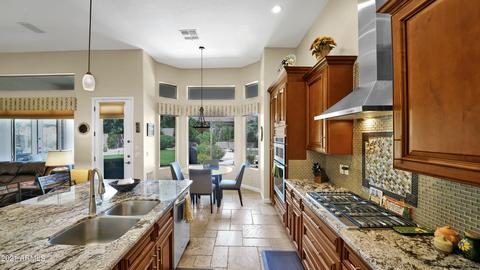 4904 E Patrick Ln, Phoenix, AZ 85054 photo 13