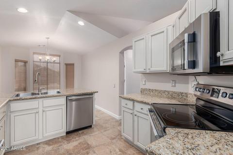 4522 E Desert Wind Dr, Phoenix, AZ 85044 photo 4