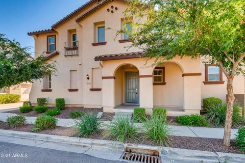 853 S Swallow Ln, Gilbert, AZ 85296 photo 1