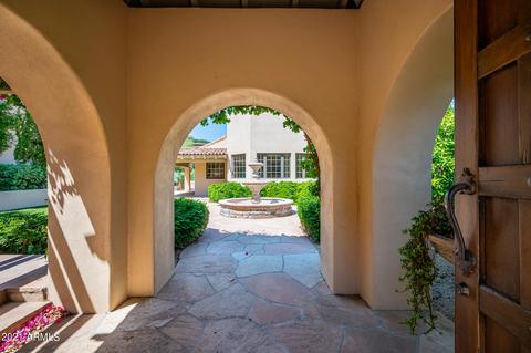 5670 N Echo Canyon Dr, Phoenix, AZ 85018 photo 5
