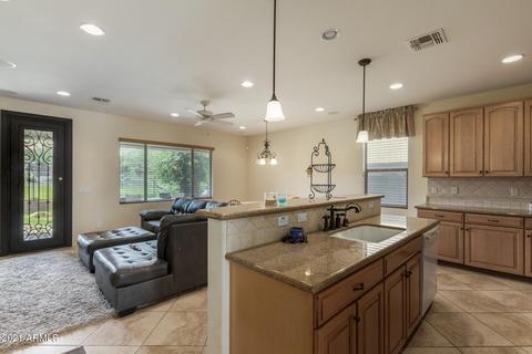 3821 E Branham Ln, Phoenix, AZ 85042 photo 11