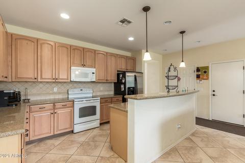 3821 E Branham Ln, Phoenix, AZ 85042 photo 13
