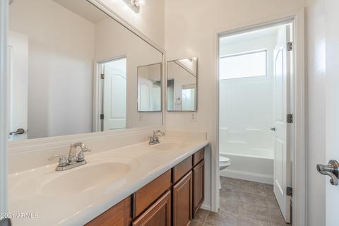 3949 S Splendor Pl, Gilbert, AZ 85297 photo 36