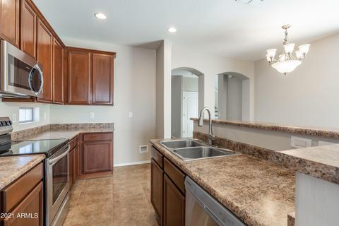 3949 S Splendor Pl, Gilbert, AZ 85297 photo 8