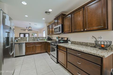 2075 E Lindrick Dr, Gilbert, AZ 85298 photo 3