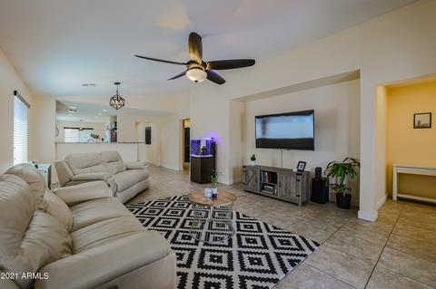2075 E Lindrick Dr, Gilbert, AZ 85298 photo 1