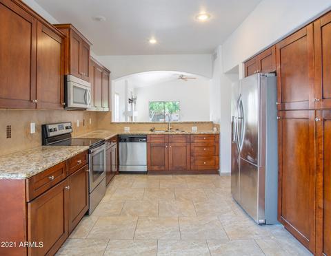 4607 E Michelle Dr, Phoenix, AZ 85032 photo 5