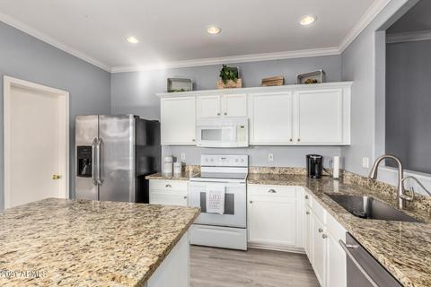 8426 E Navarro Cir, Mesa, AZ 85209 photo 12