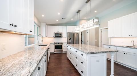 327 N Boyd Rd, Apache Junction, AZ 85119 photo 2