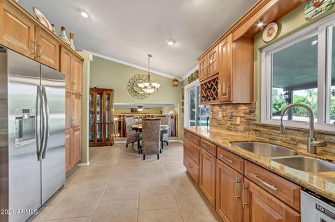 910 E Kerry Ln, Phoenix, AZ 85024 photo 5