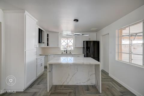 12221 N 33rd Dr, Phoenix, AZ 85029 photo 2