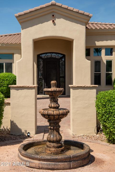 346 E Dennisport Ct, Gilbert, AZ 85295 photo 2