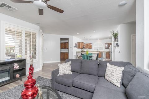 4271 E Blue Spruce Ln, Gilbert, AZ 85298 photo 3