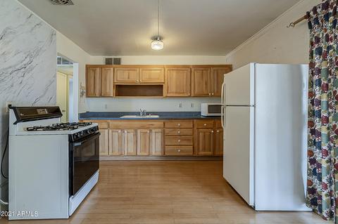 3033 N 35th Dr, Phoenix, AZ 85019 photo 9