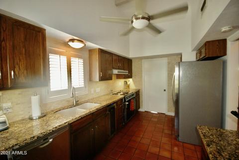 3025 E Cannon Dr, Phoenix, AZ 85028 photo 2
