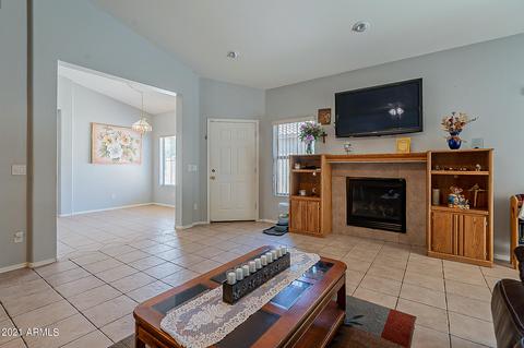 4025 W Hackamore Dr, Phoenix, AZ 85083 photo 2