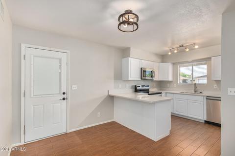 125 E Jacaranda St, Mesa, AZ 85201 photo 5