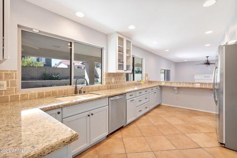 1809 E Hearn Rd, Phoenix, AZ 85022 photo 4