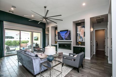3917 E Crittenden Ln, Phoenix, AZ 85018 photo 9