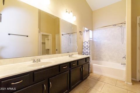 984 N Martingale Rd, Gilbert, AZ 85234 photo 9