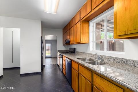 1937 E Mitchell Dr, Phoenix, AZ 85016 photo 8