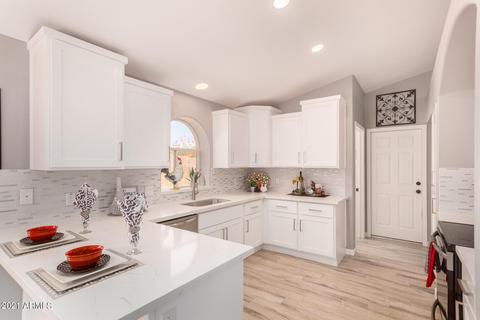 1325 E Beverly Ln, Phoenix, AZ 85022 photo 1