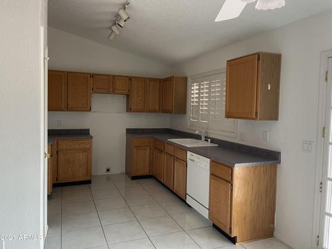 4008 E Kimberly Way, Phoenix, AZ 85050 photo 3