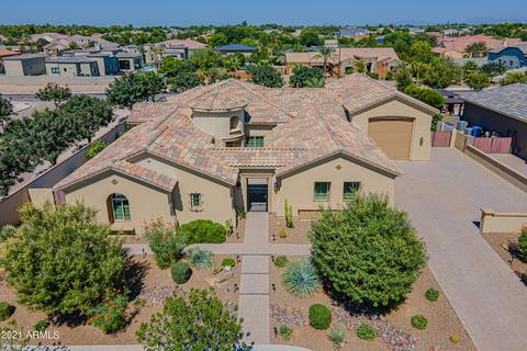2212 E Aris Dr, Gilbert, AZ 85298 photo 2