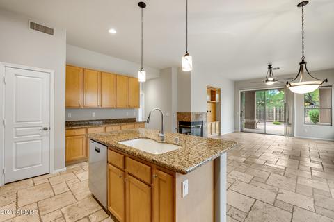 5020 E Robin Ln, Phoenix, AZ 85054 photo 7