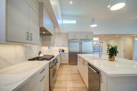 3910 E Cheery Lynn Rd, Phoenix, AZ 85018 photo 8