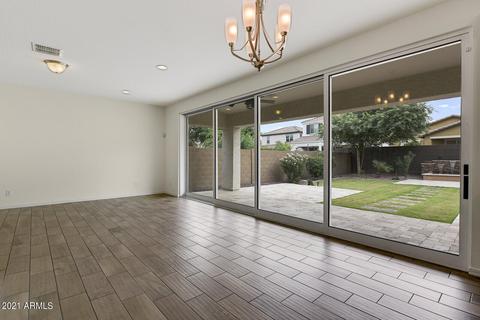 735 E Constance Way, Phoenix, AZ 85042 photo 4