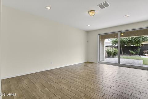735 E Constance Way, Phoenix, AZ 85042 photo 2