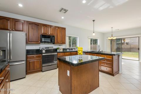 1034 S Roles Dr, Gilbert, AZ 85296 photo 16