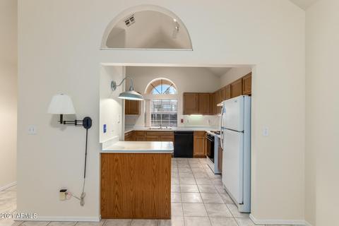 302 E Mitchell Dr, Phoenix, AZ 85012 photo 14