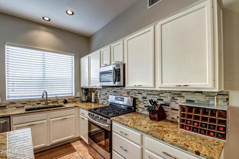 2906 E Melody Ln, Gilbert, AZ 85234 photo 7