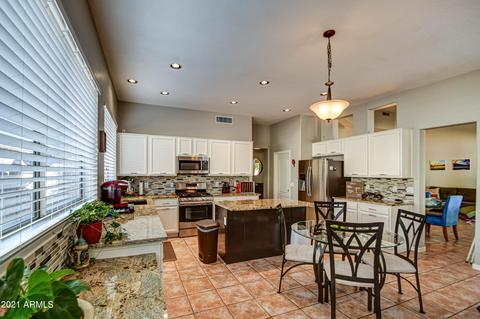 2906 E Melody Ln, Gilbert, AZ 85234 photo 6
