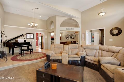 1032 S Lagoon Dr, Gilbert, AZ 85233 photo 8
