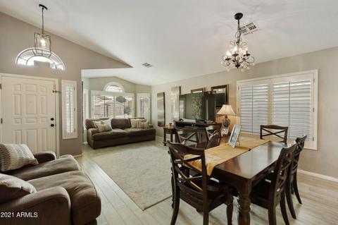 488 E Cantebria Dr, Gilbert, AZ 85296 photo 3