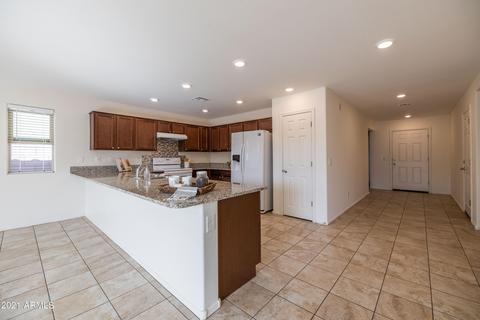 3901 E Constitution Dr, Gilbert, AZ 85296 photo 9