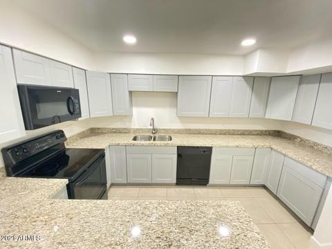 7920 W Mitchell Dr, Phoenix, AZ 85033 photo 11