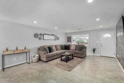 3726 E Winchcomb Dr, Phoenix, AZ 85032 photo 4