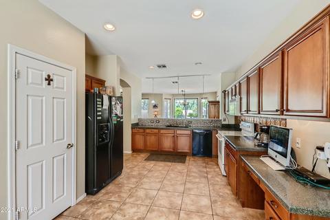 1810 E Valencia Dr, Phoenix, AZ 85042 photo 8