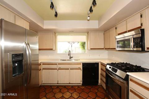 6033 E Carnation Cir, Phoenix, AZ 85018 photo 9